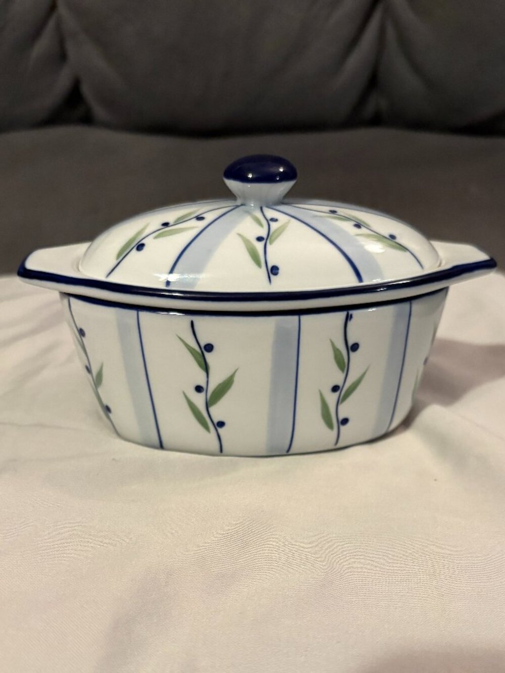VTG 1990's Porcelain Butter Boat-Cook Street-Blueberry/Floral Design-6" L-EUC
